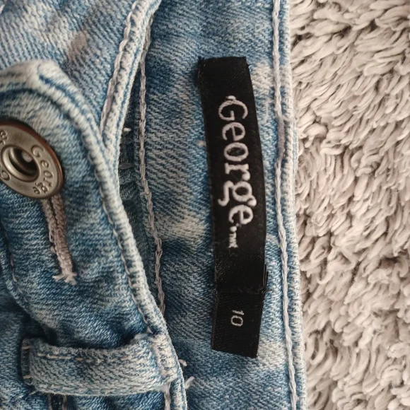 George Jean Shorts - Picture 3 of 3